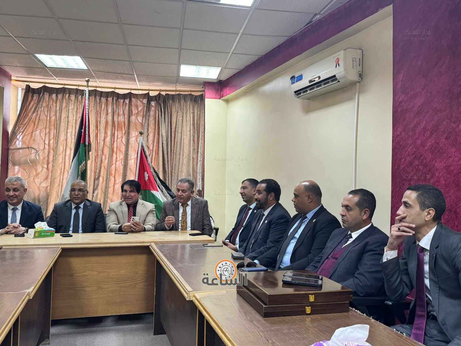 Madar Al-Saa Images 0.38954917639002107