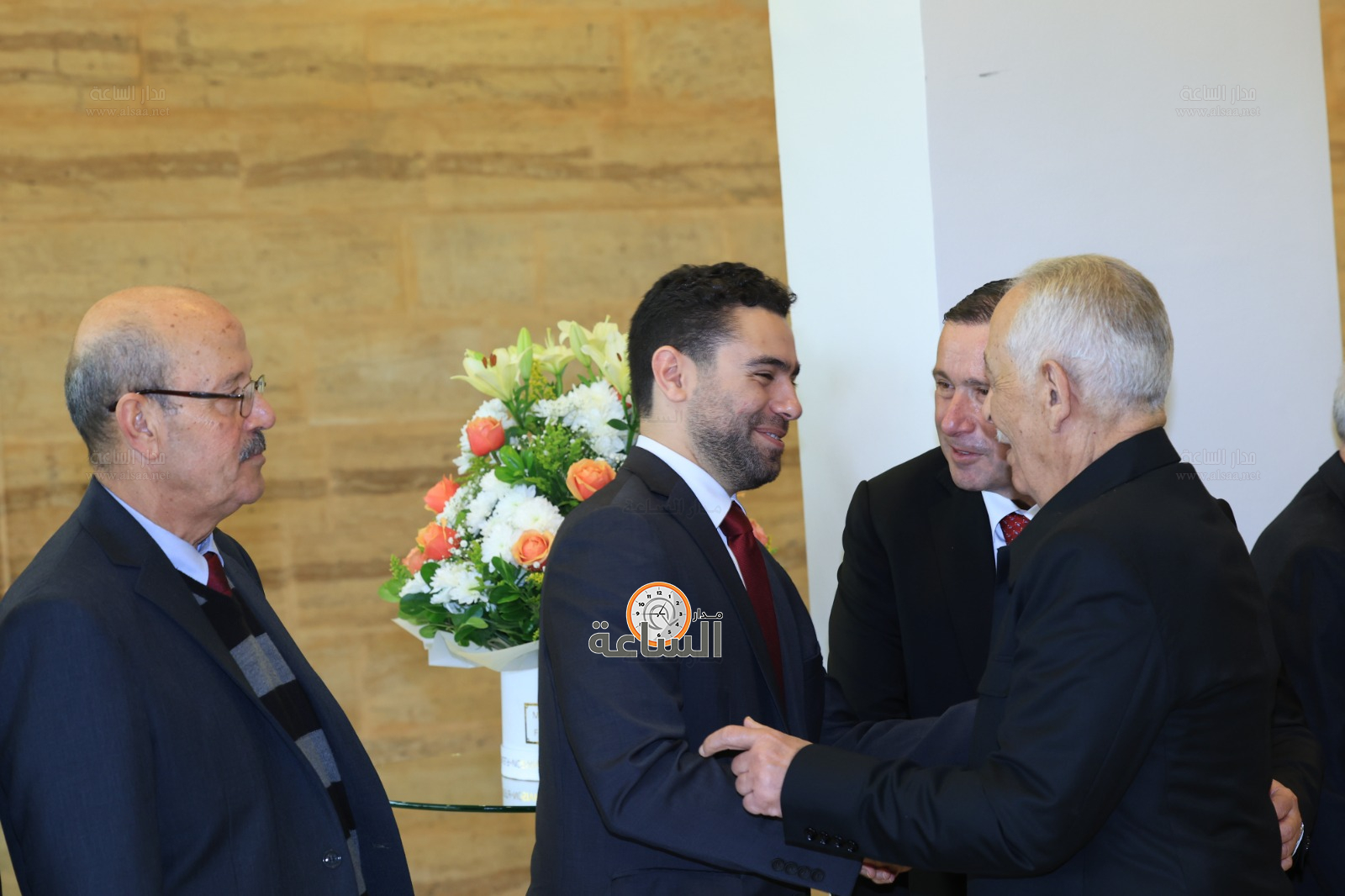 Madar Al-Saa Images 0.2505278067996469