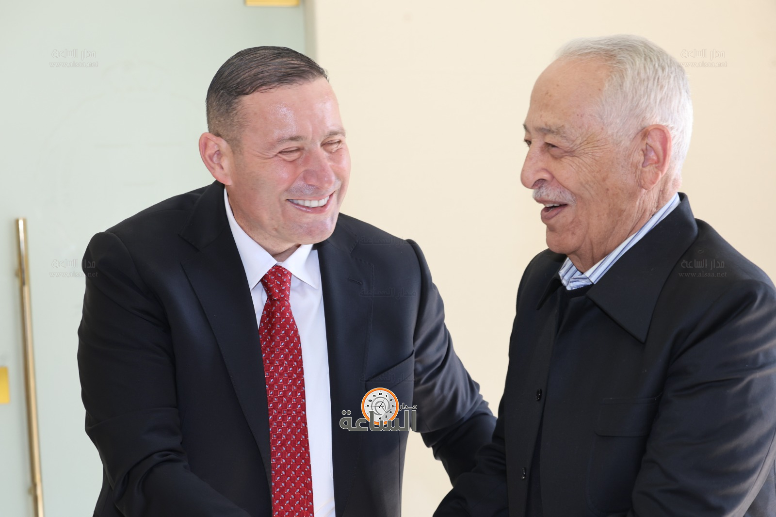 Madar Al-Saa Images 0.17469668035445451