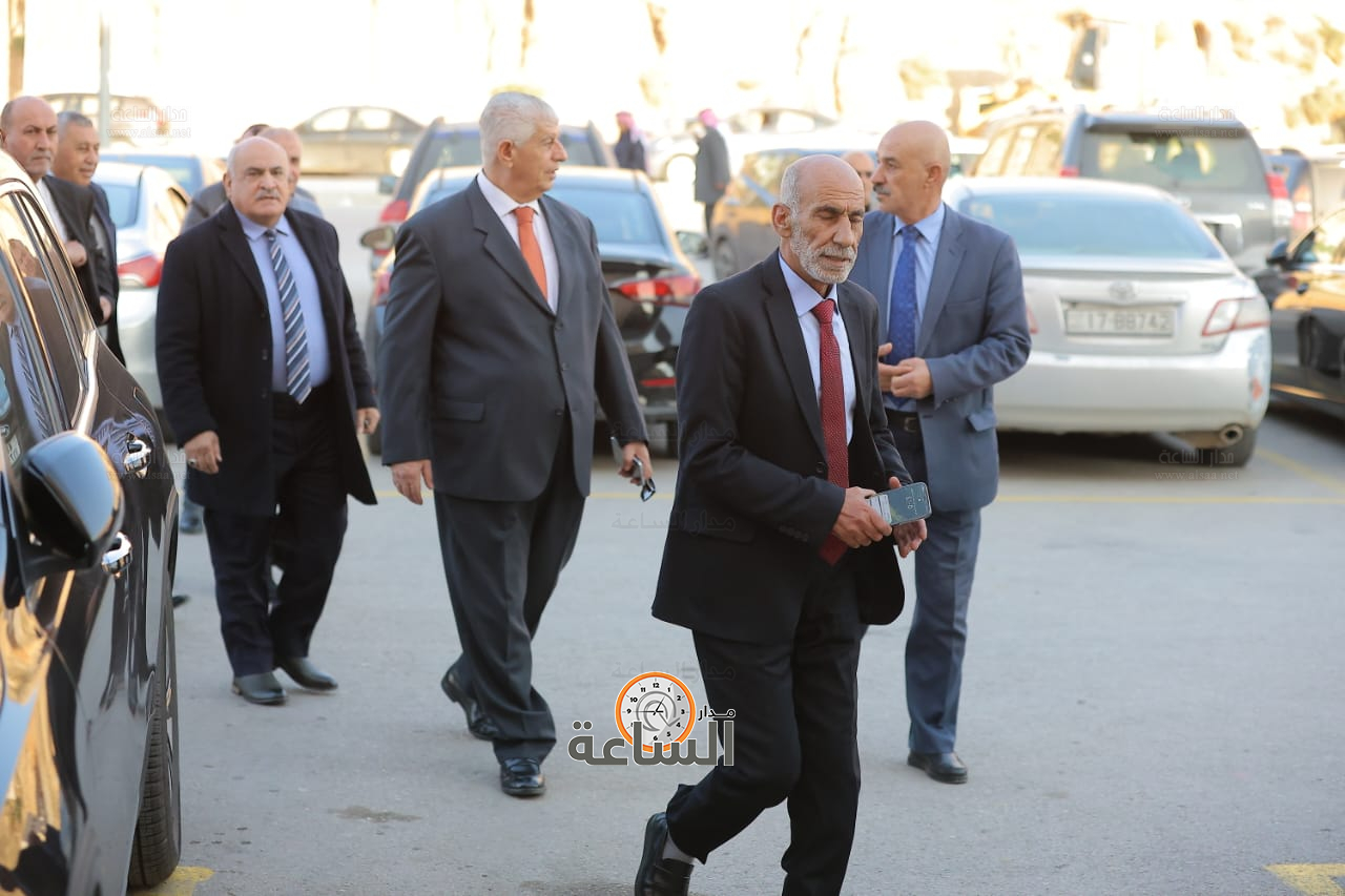 Madar Al-Saa Images 0.9367763572172653