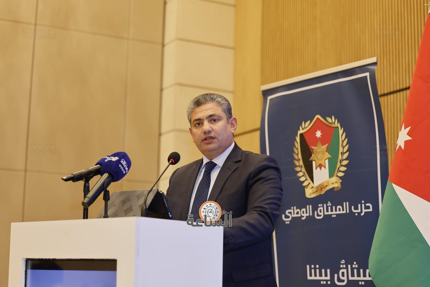 Madar Al-Saa Images 0.5444855521130554