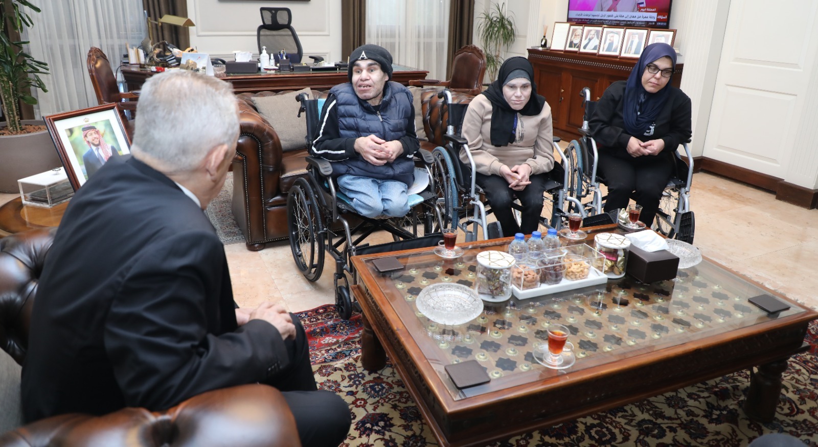 Madar Al-Saa Images 0.1437078346688292