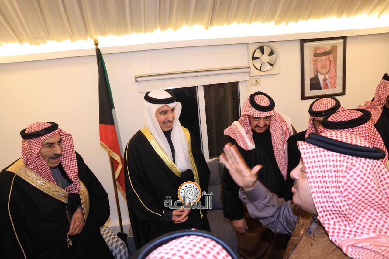 Madar Al-Saa Images 0.44089215164586215