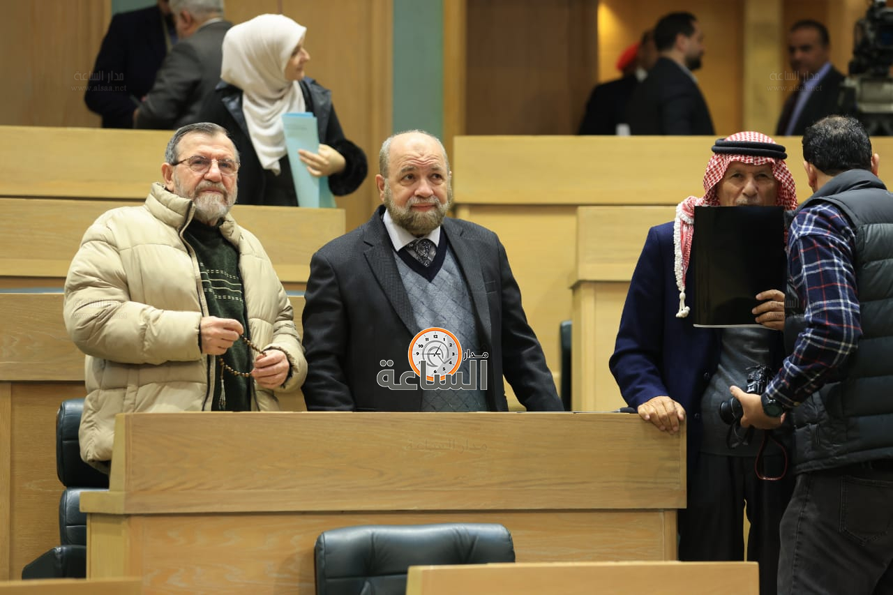 Madar Al-Saa Images 0.1765331941140037