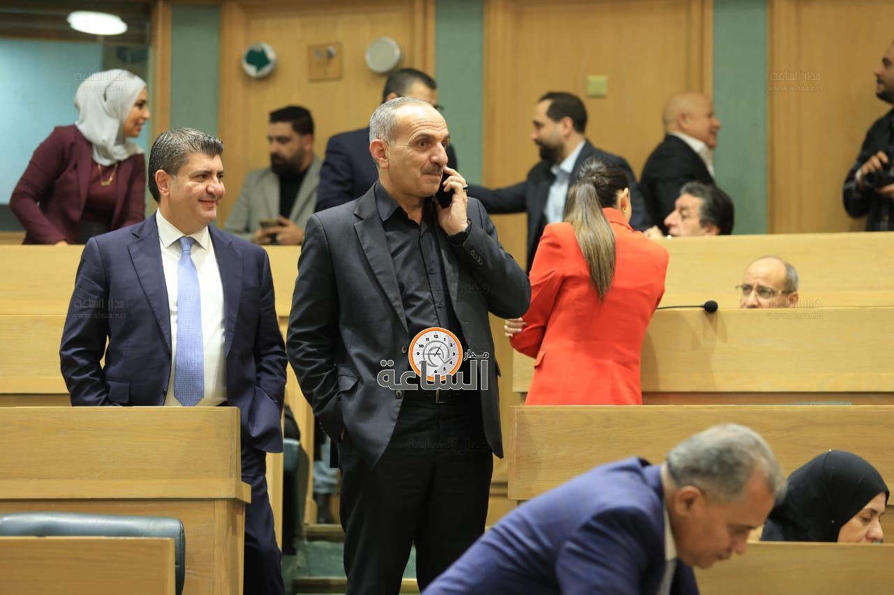 Madar Al-Saa Images 0.13449935487189169