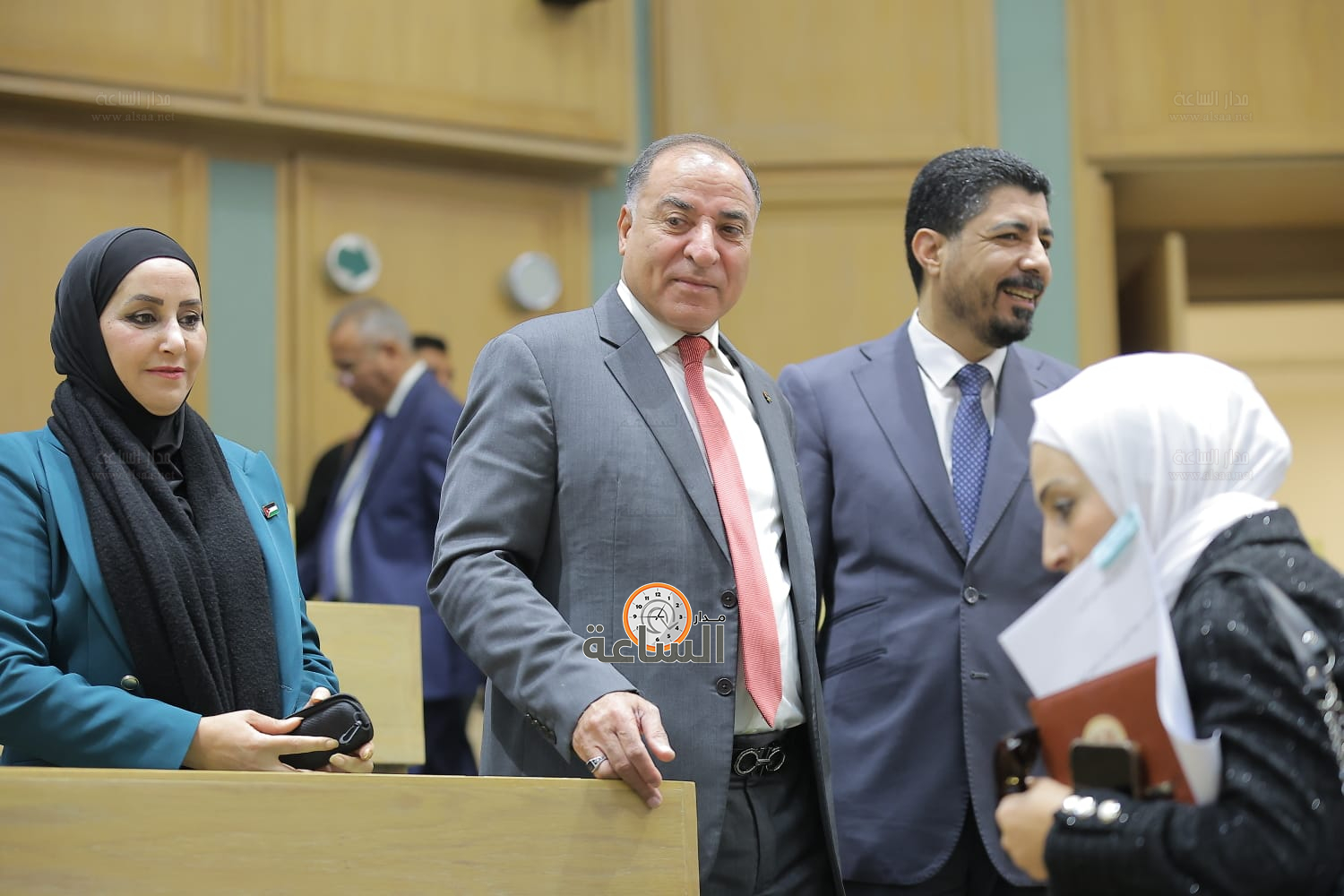 Madar Al-Saa Images 0.3476078556944092