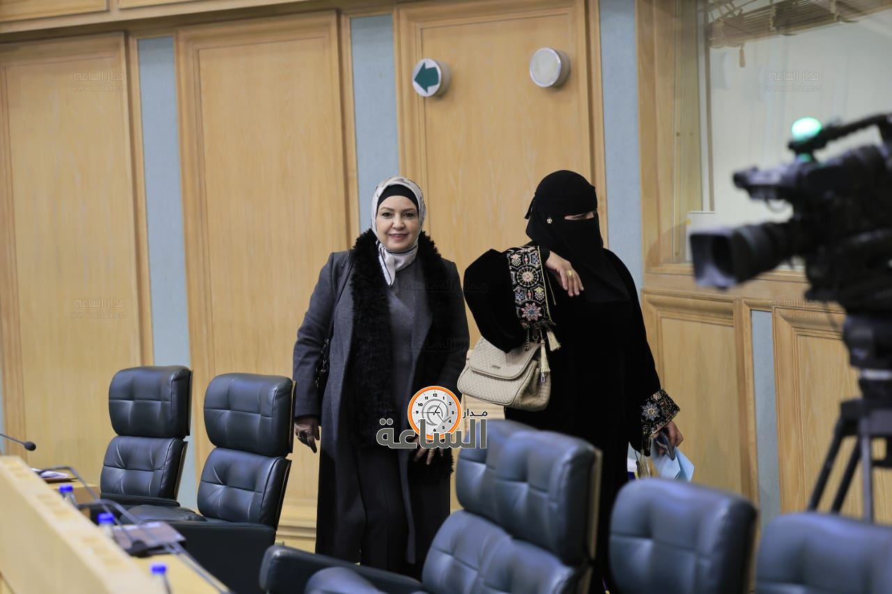 Madar Al-Saa Images 0.21143286291833252