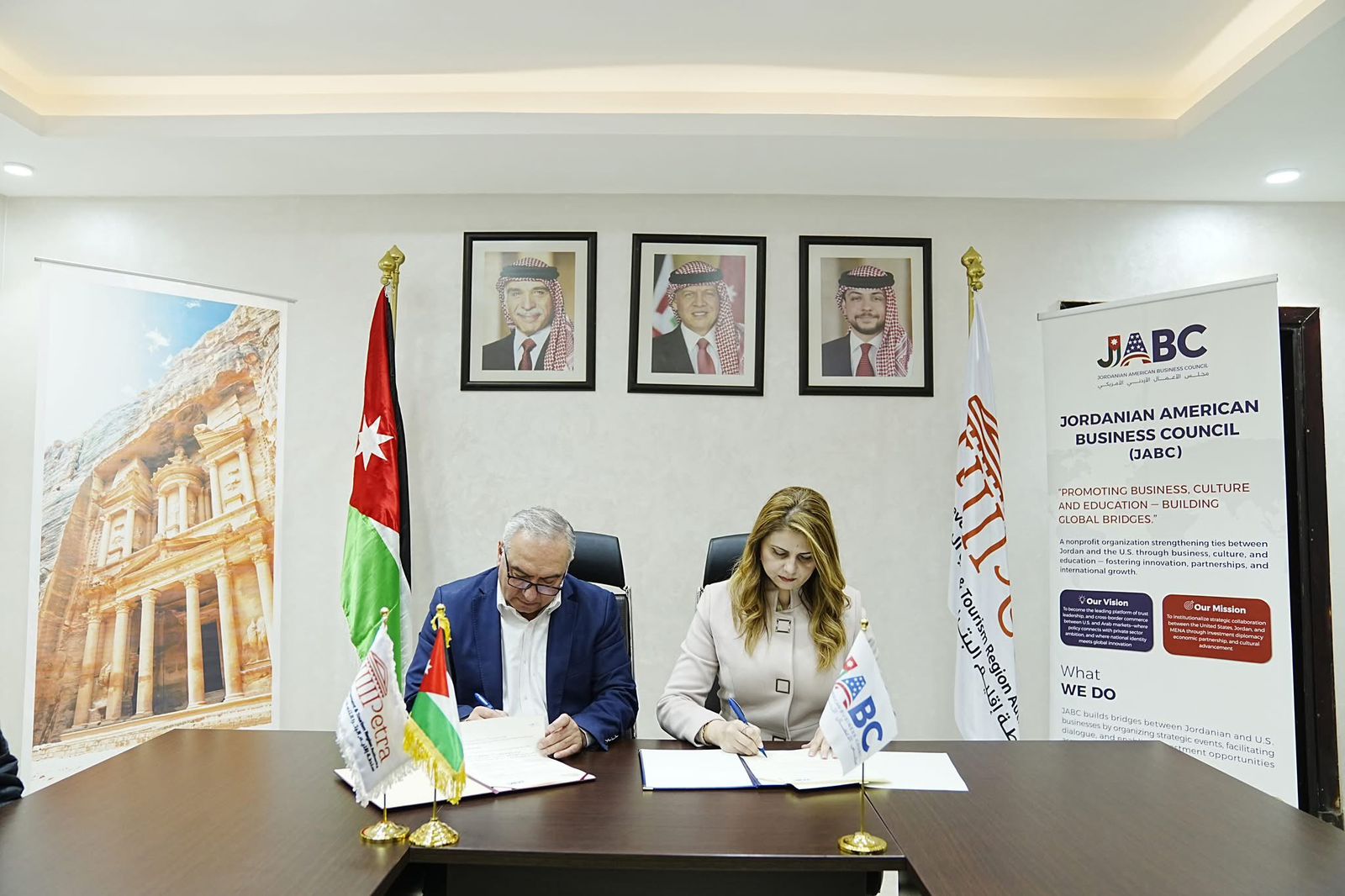 Madar Al-Saa Images 0.20164542239605032