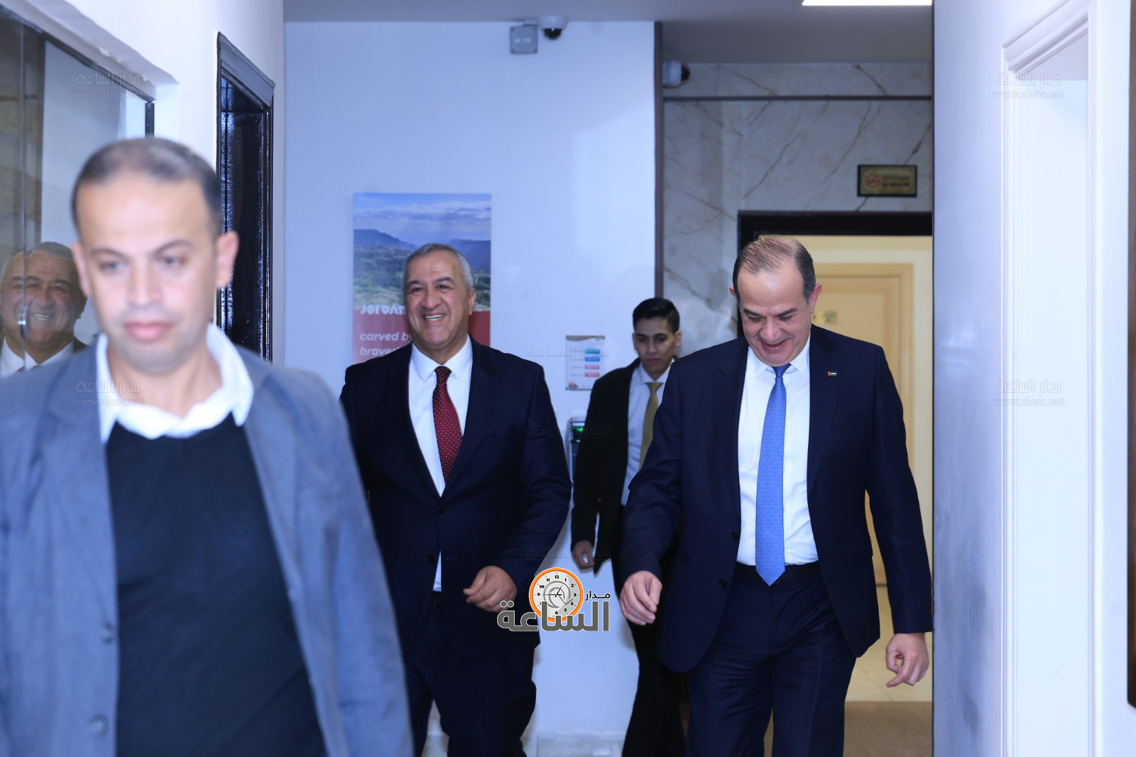 Madar Al-Saa Images 0.4325057835765418