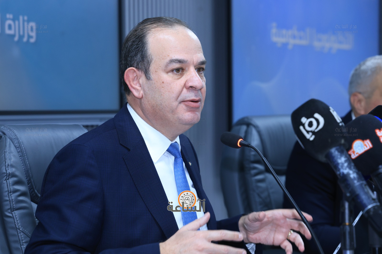 Madar Al-Saa Images 0.08784702142824341