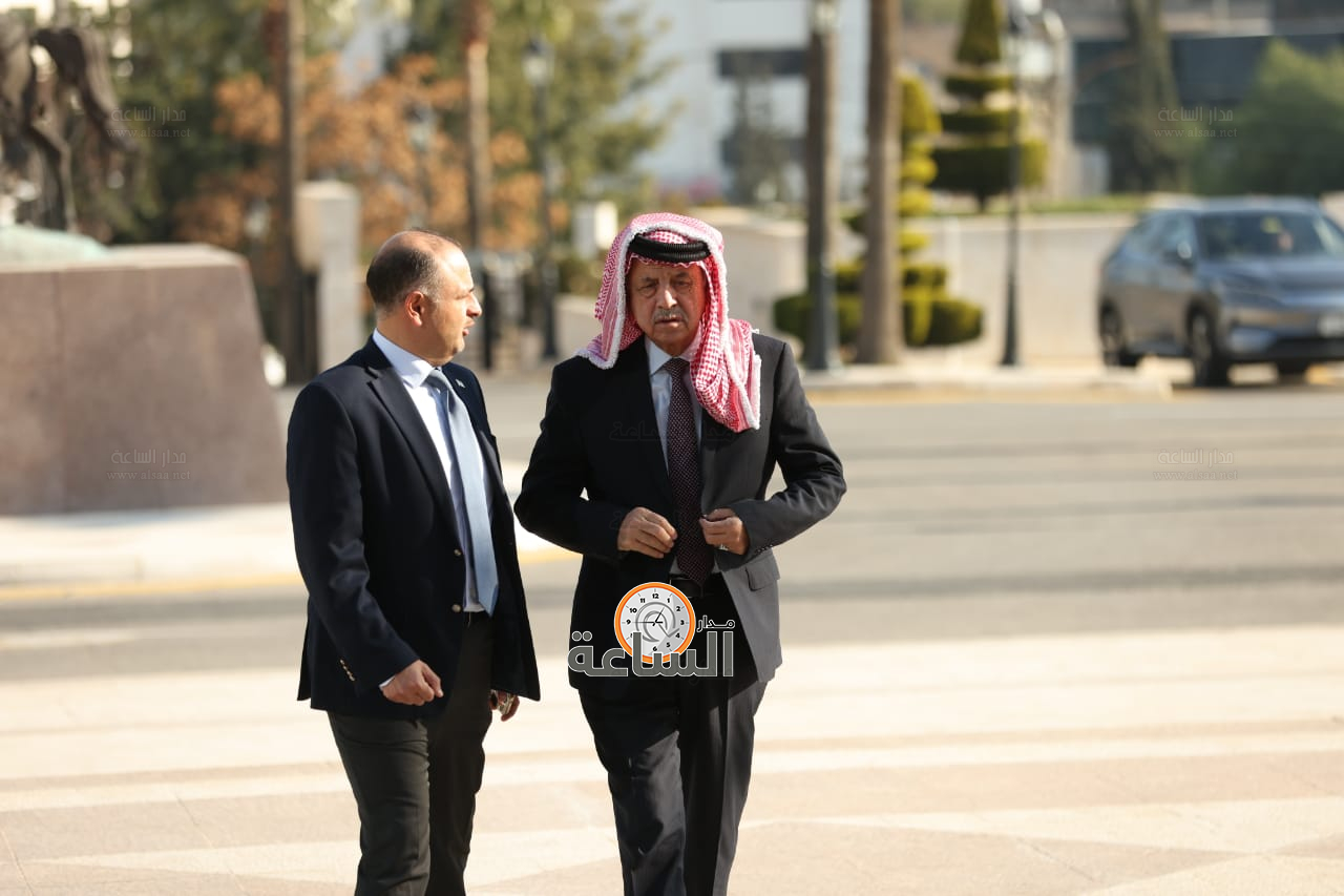 Madar Al-Saa Images 0.5856152612631168