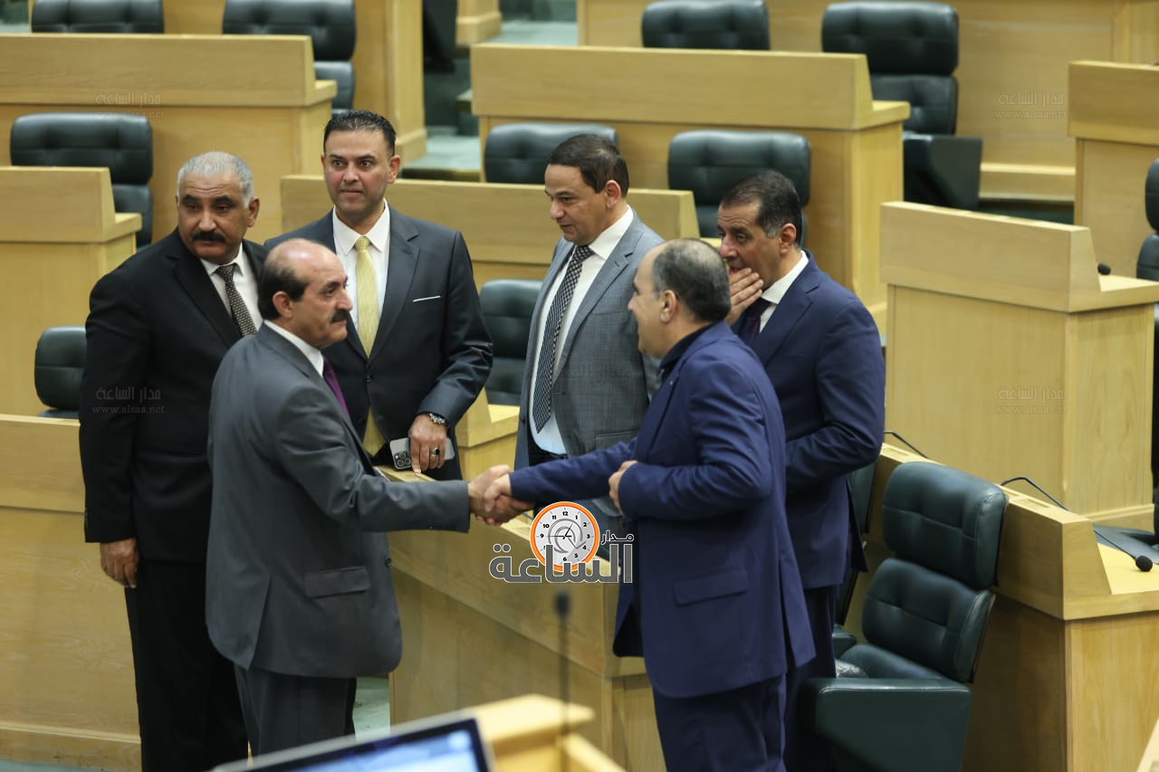 Madar Al-Saa Images 0.19545393132428857