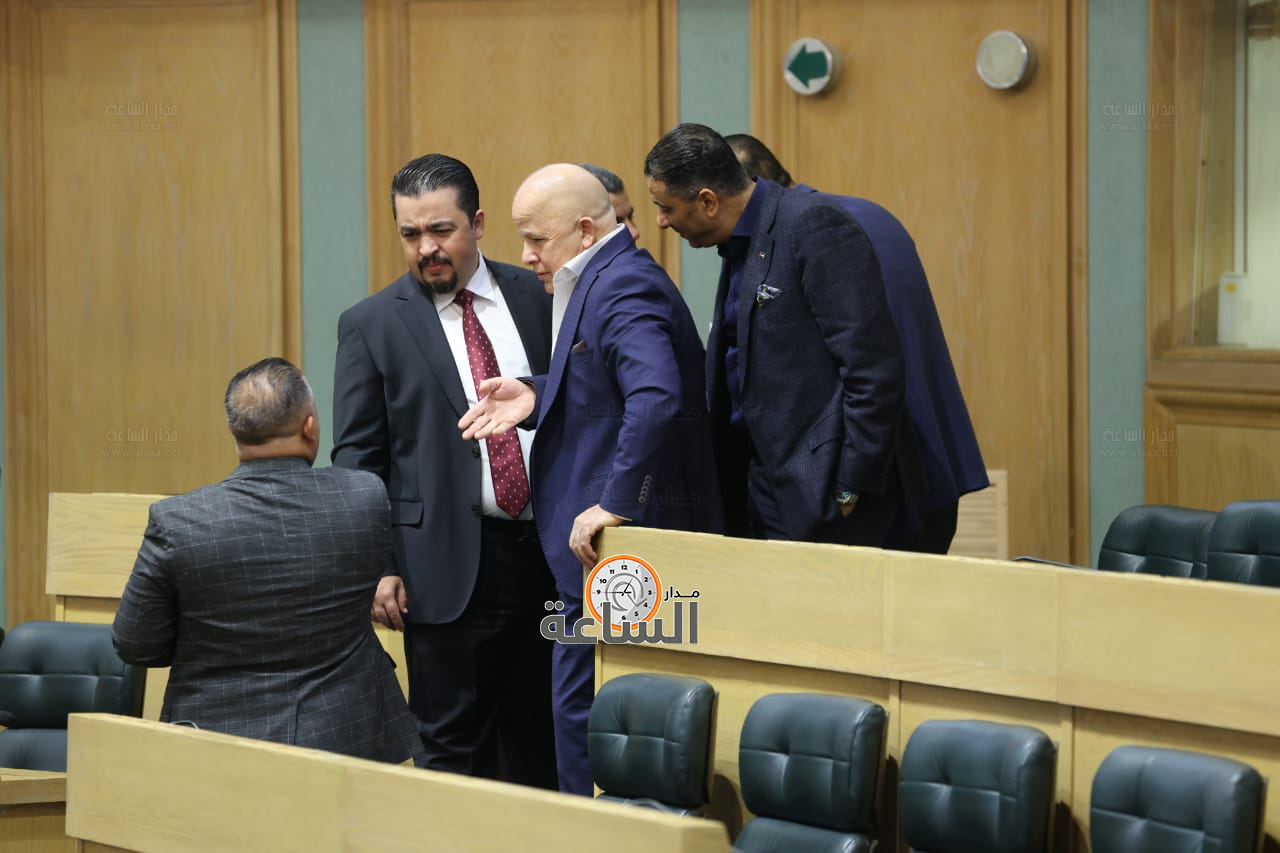 Madar Al-Saa Images 0.7341676843031024