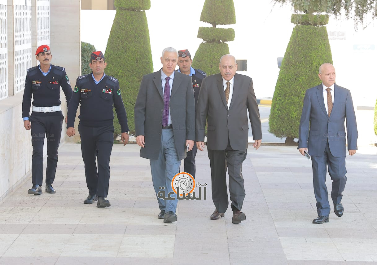 Madar Al-Saa Images 0.7567029463976604