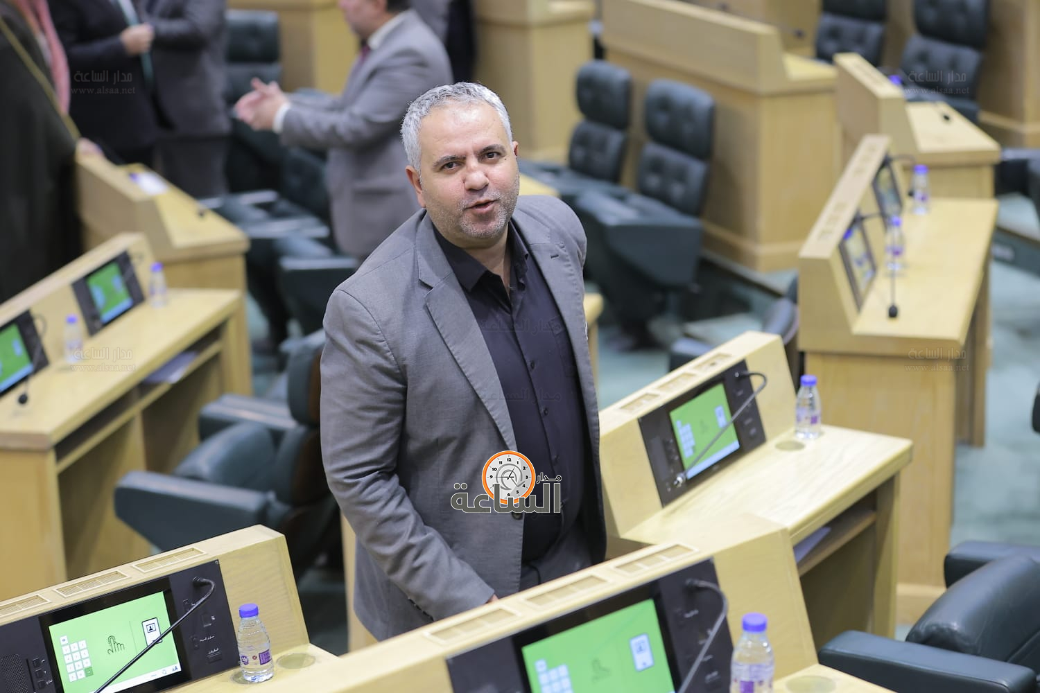 Madar Al-Saa Images 0.5812337213819802