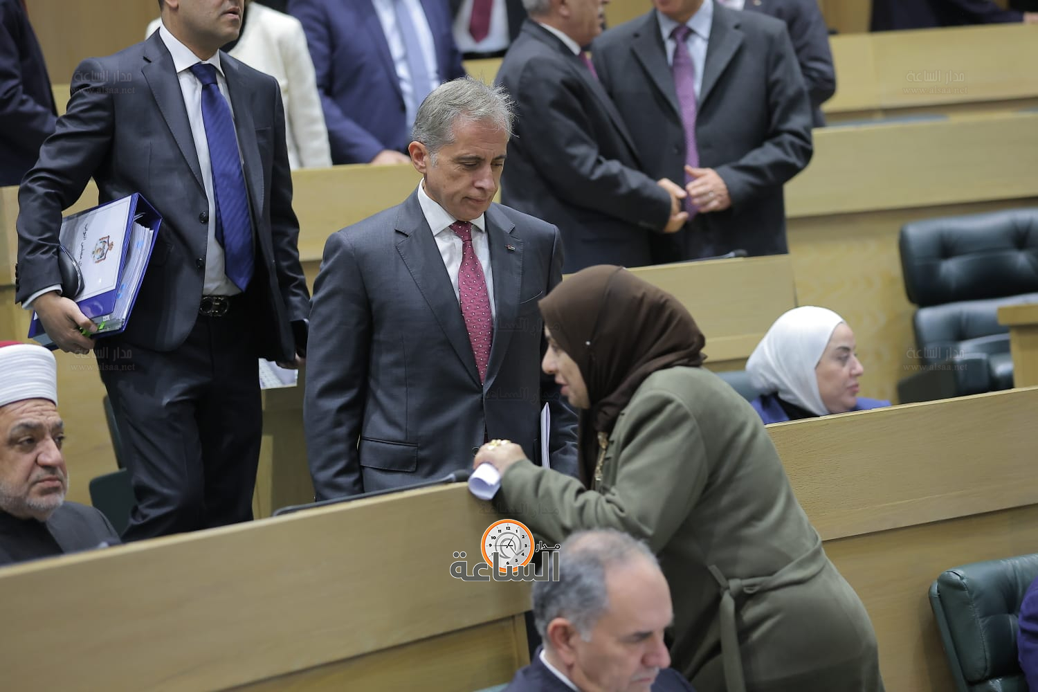 Madar Al-Saa Images 0.4300359280964643