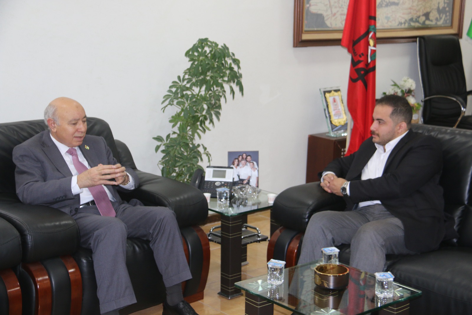 Madar Al-Saa Images 0.8392551477685802