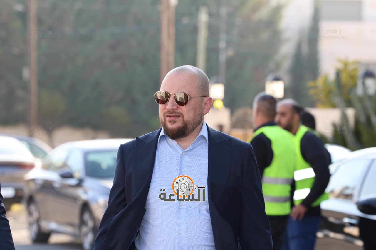 Madar Al-Saa Images 0.22397585757459315