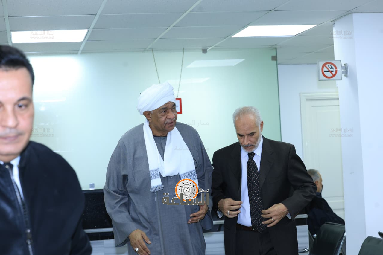 Madar Al-Saa Images 0.5716638936815112