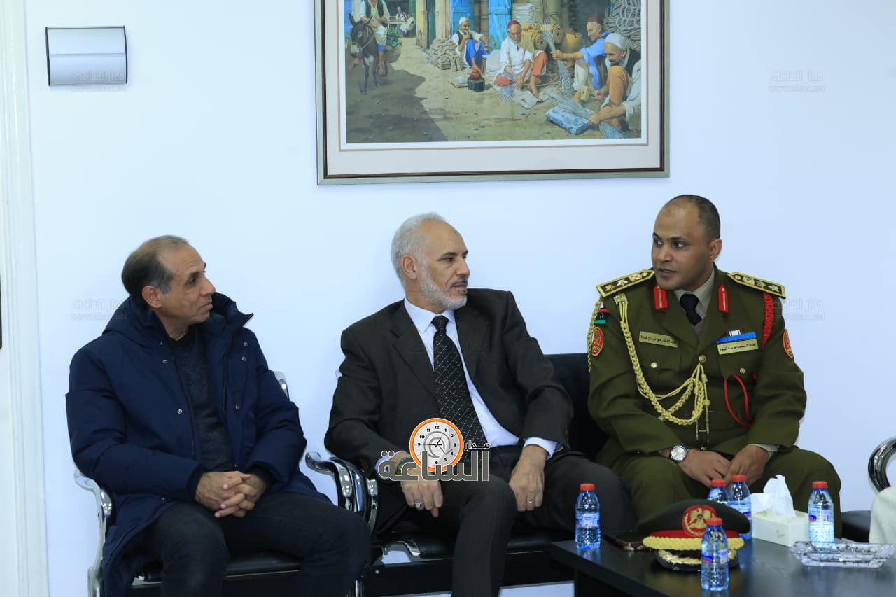 Madar Al-Saa Images 0.6959295680089114