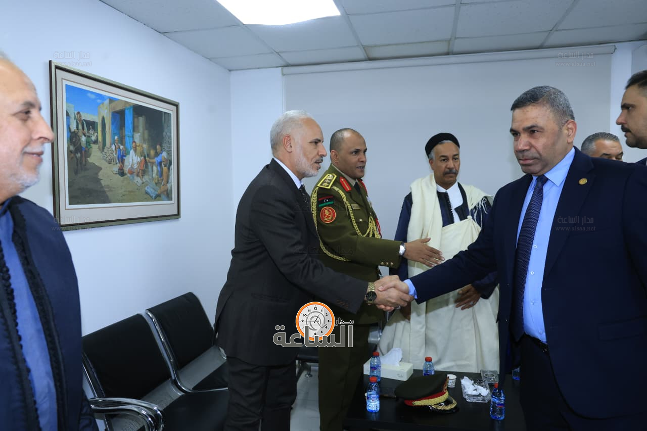 Madar Al-Saa Images 0.9029769402328138