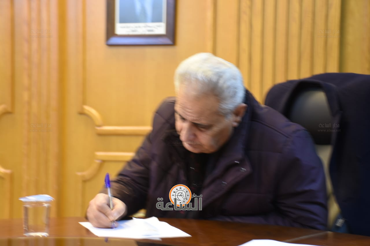 Madar Al-Saa Images 0.7341469608174734