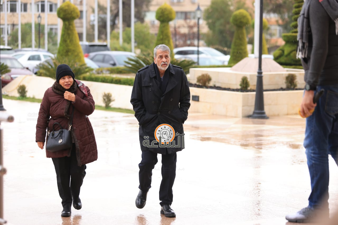 Madar Al-Saa Images 0.0161853879383016