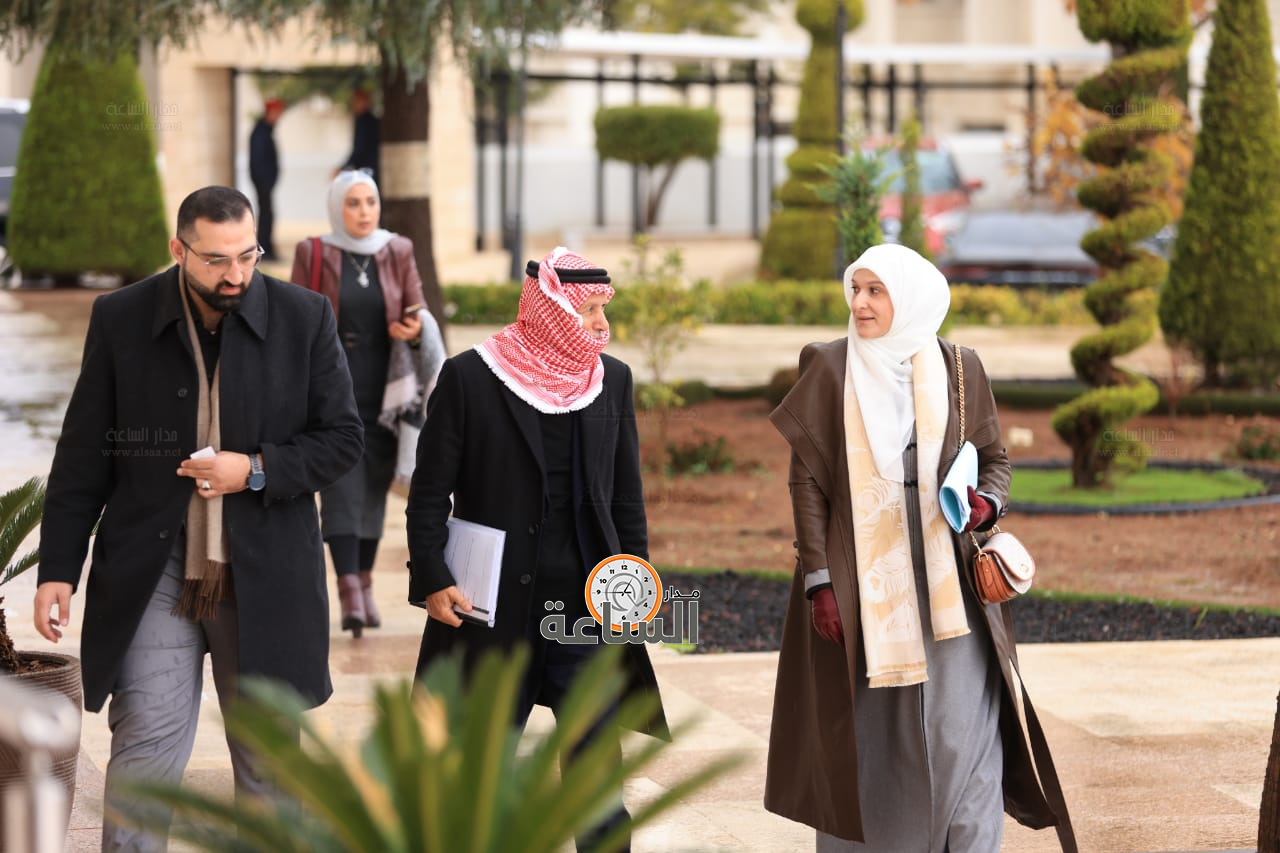 Madar Al-Saa Images 0.463279409201653