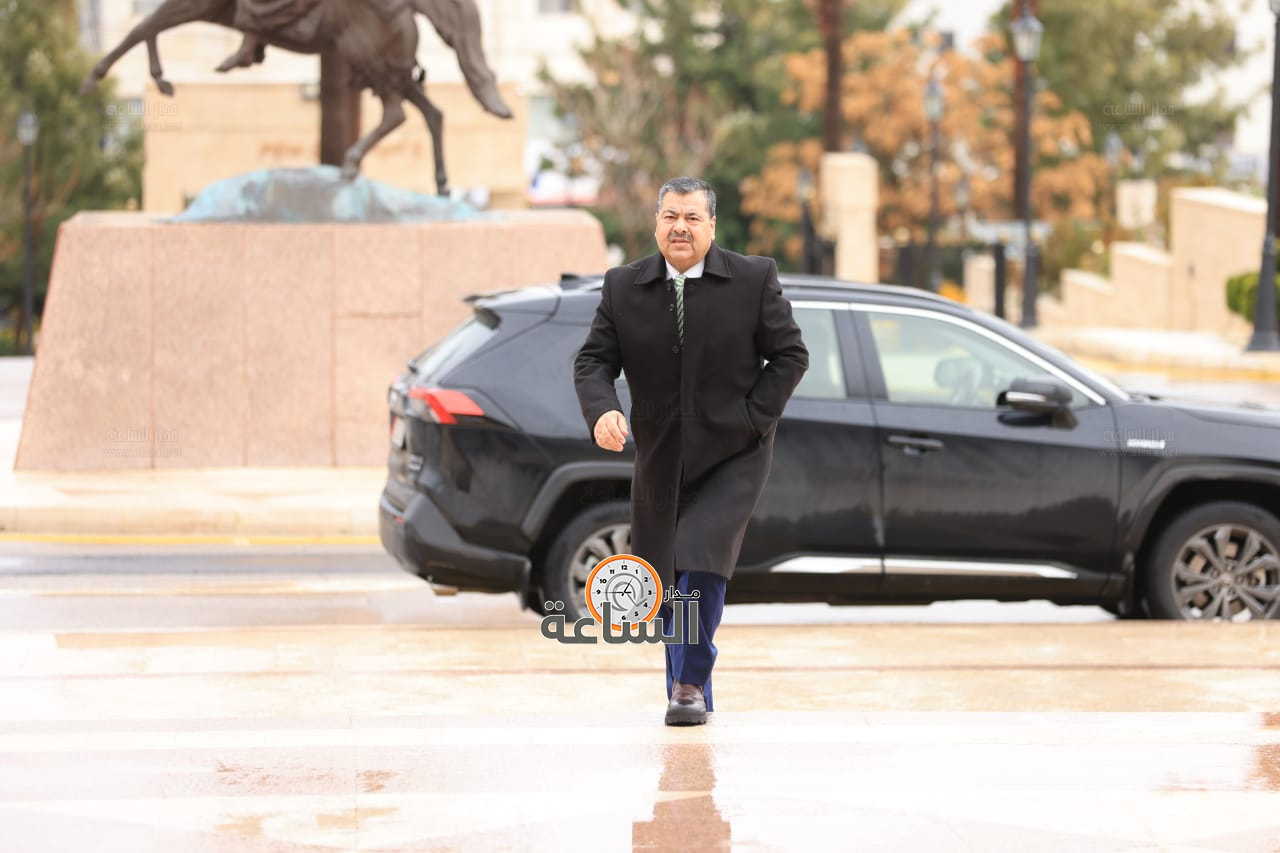 Madar Al-Saa Images 0.8304244040025879