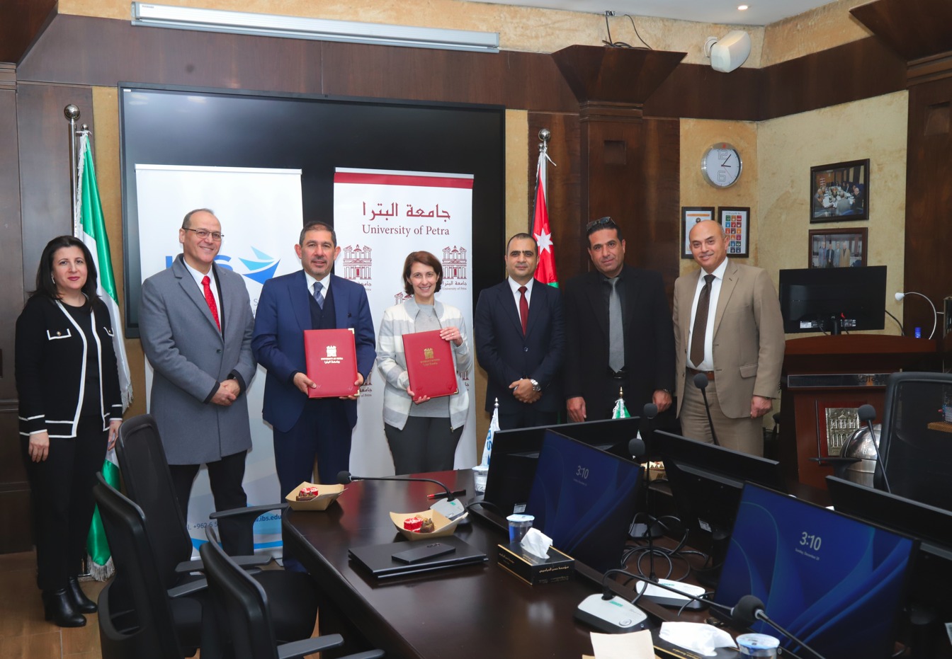 Madar Al-Saa Images 0.5079231237203772