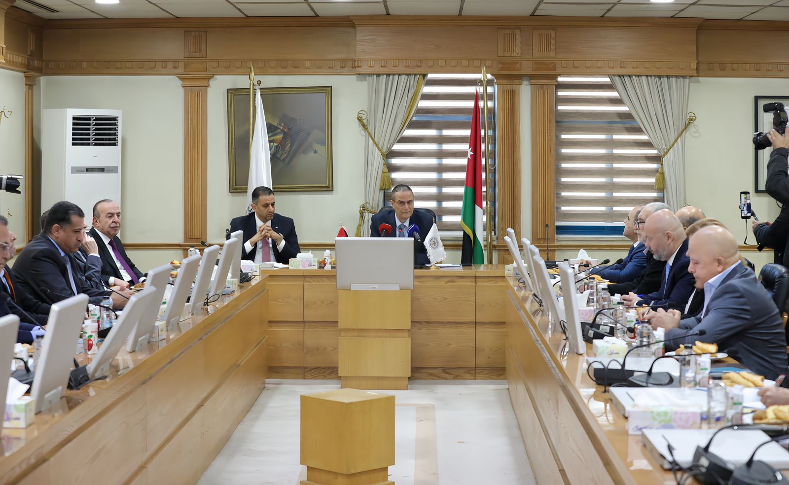 Madar Al-Saa Images 0.7814855925694235