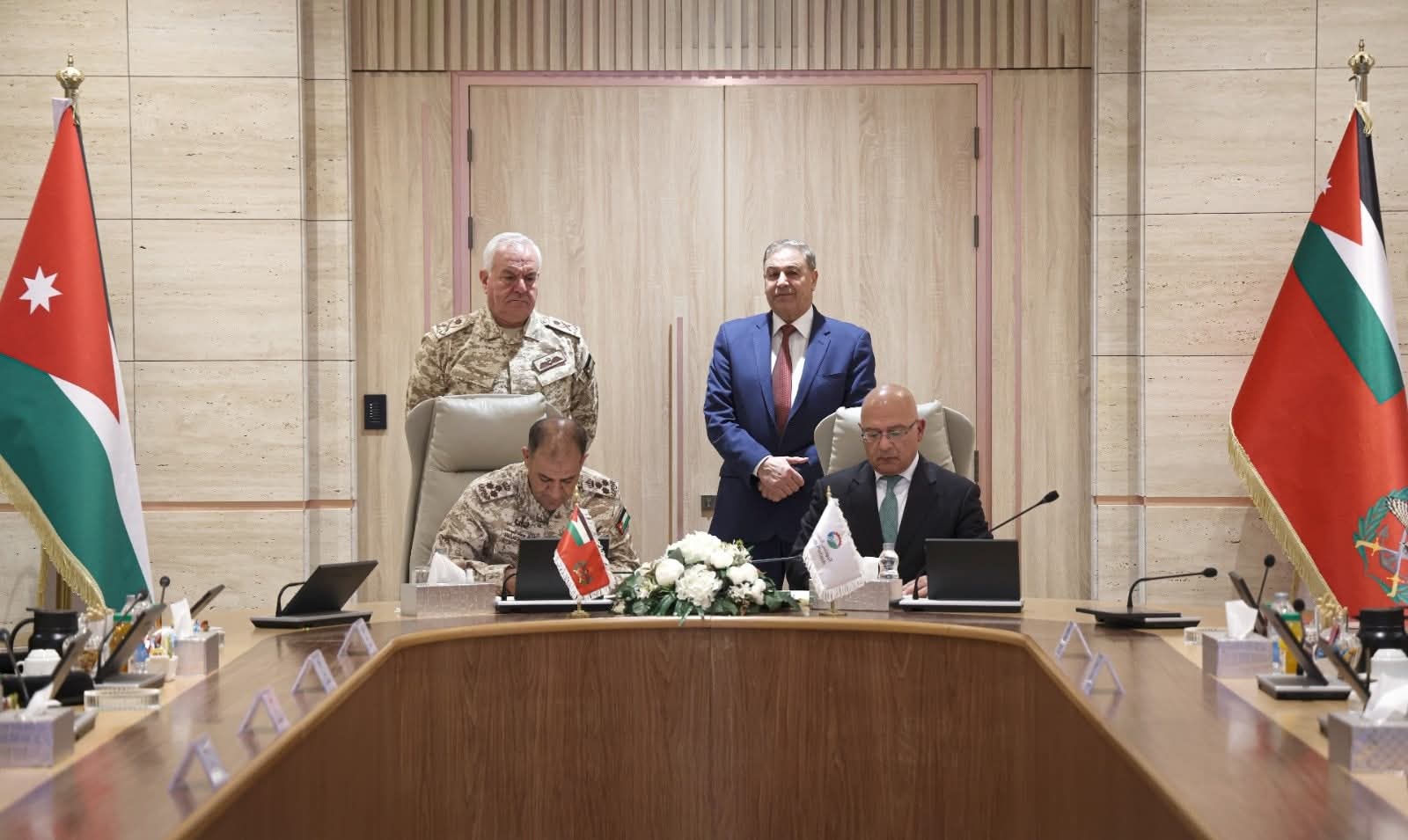 Madar Al-Saa Images 0.373674332564611