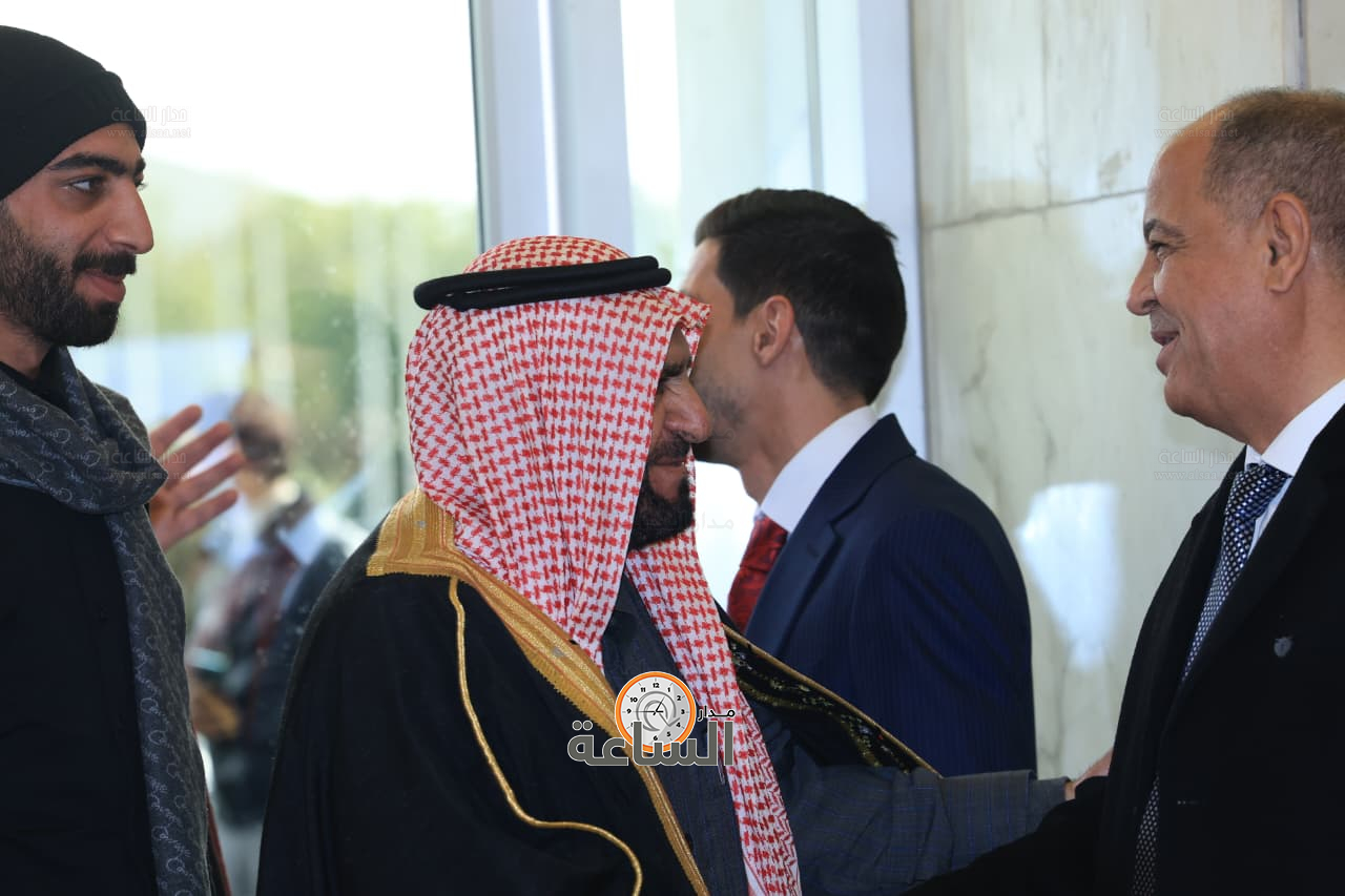 Madar Al-Saa Images 0.8792102210632259