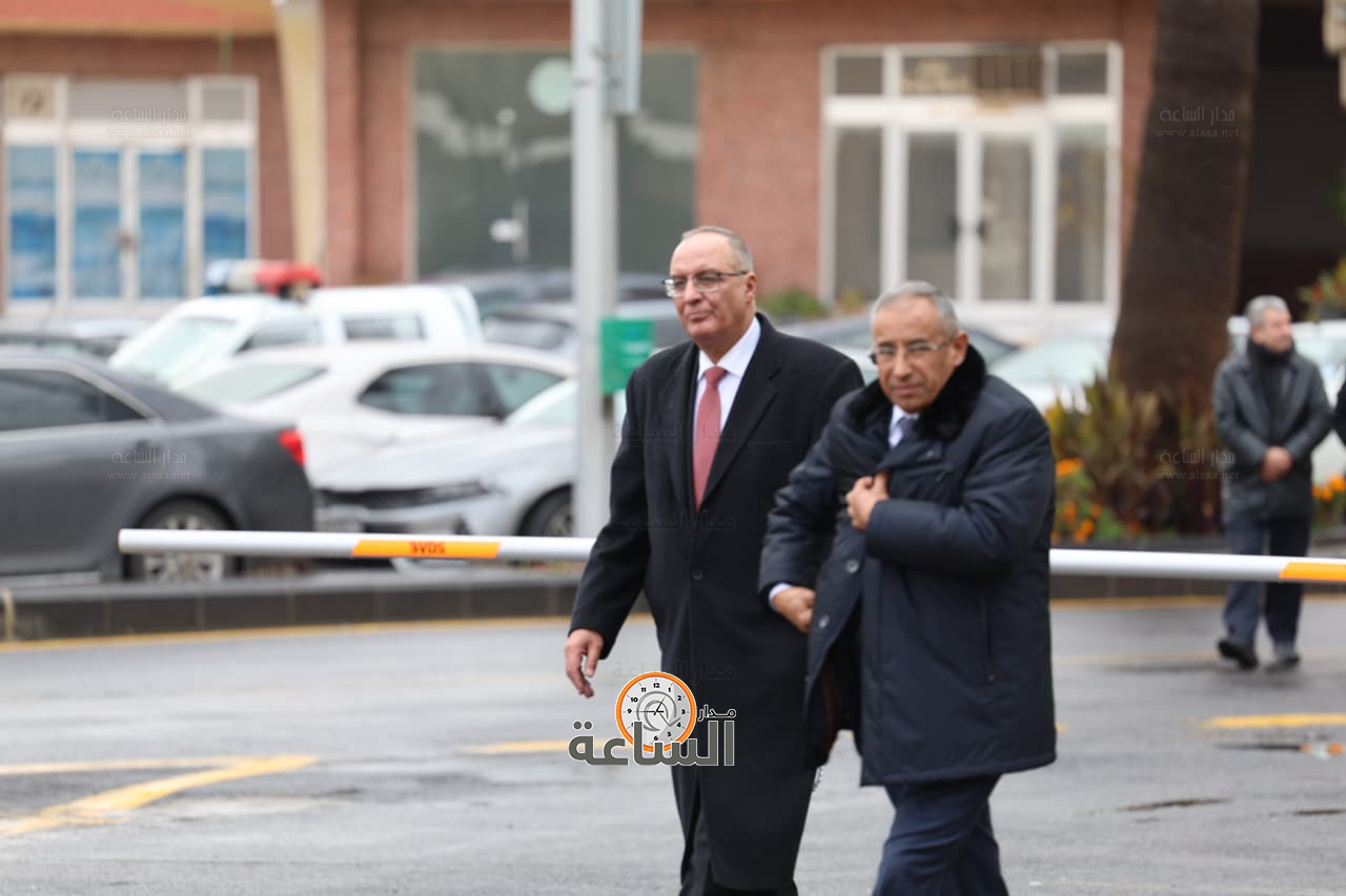 Madar Al-Saa Images 0.32447389903834045