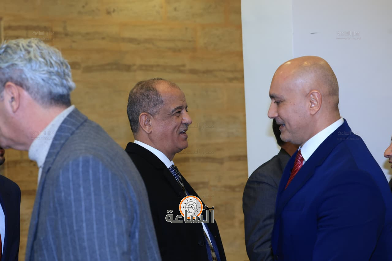 Madar Al-Saa Images 0.1761572536367525