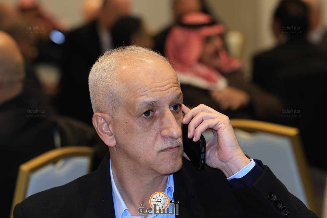 Madar Al-Saa Images 0.49143261074608136