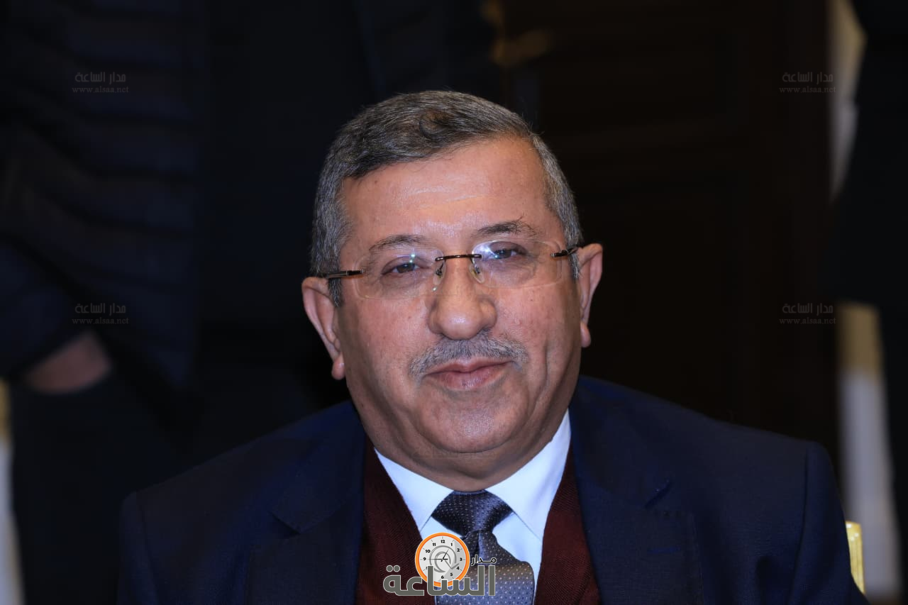 Madar Al-Saa Images 0.9817108456384569