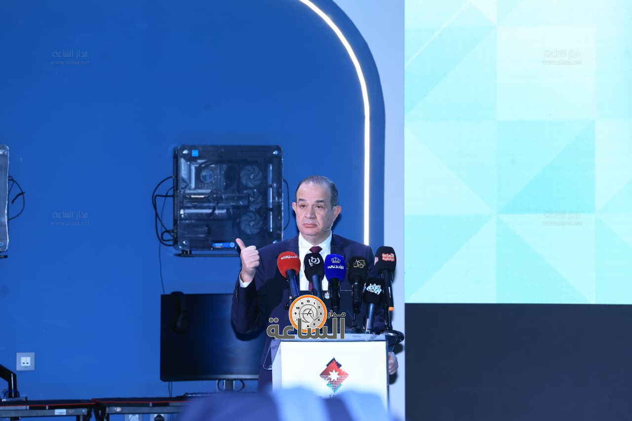 Madar Al-Saa Images 0.6015279571263265