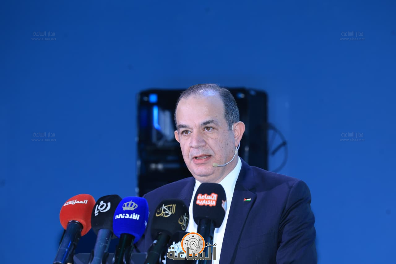 Madar Al-Saa Images 0.3647058401697201