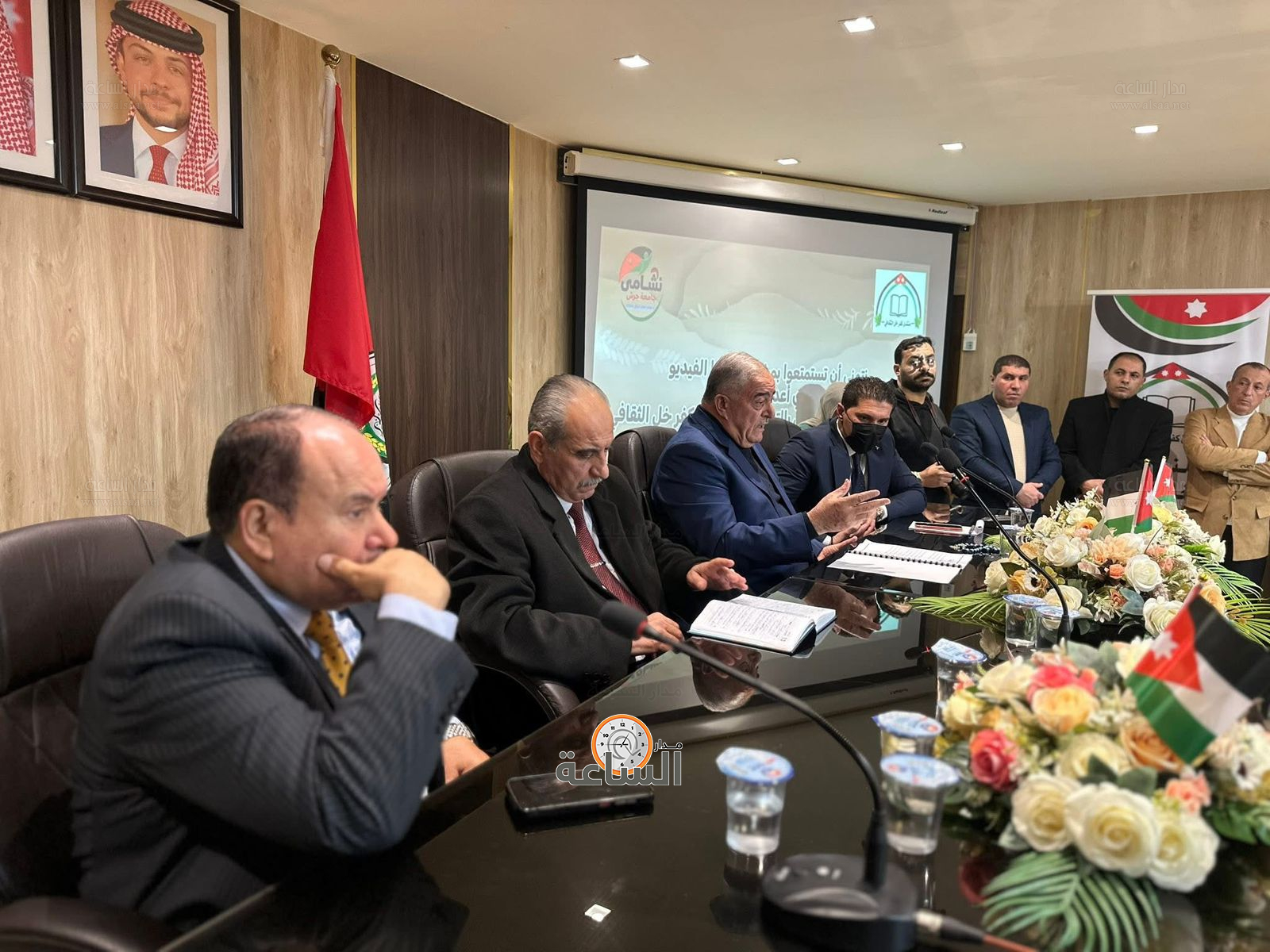 Madar Al-Saa Images 0.7145380352789846