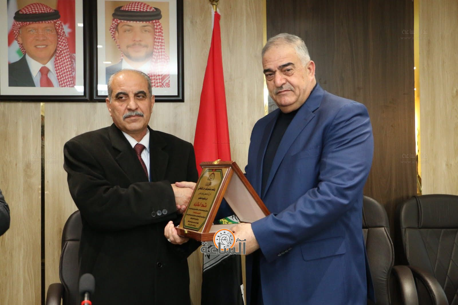 Madar Al-Saa Images 0.9648982423645492