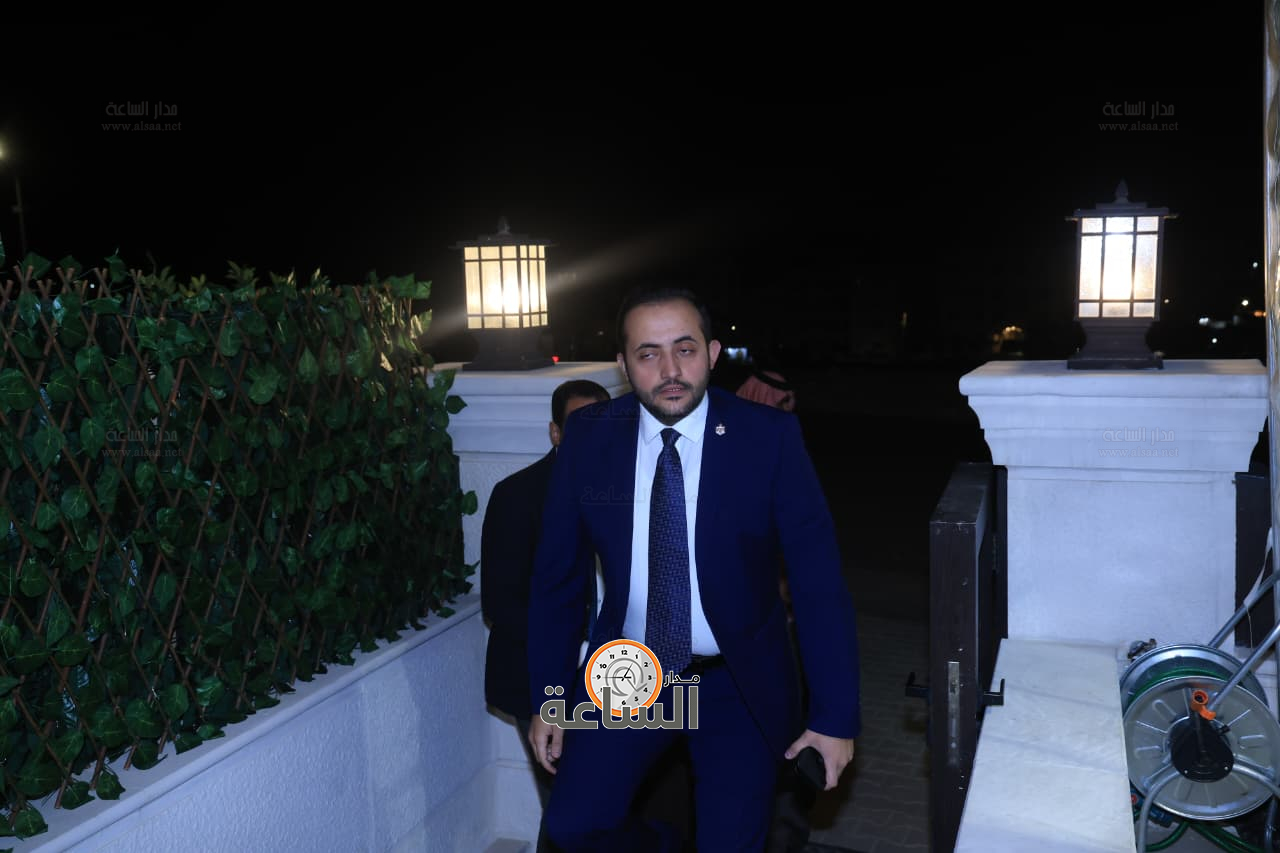 Madar Al-Saa Images 0.5236072673550212