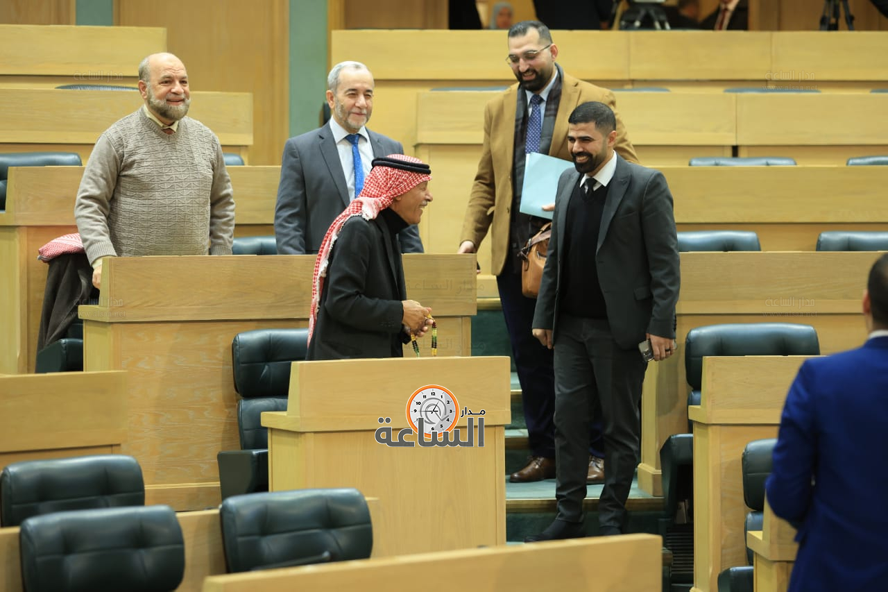 Madar Al-Saa Images 0.8406404049462797