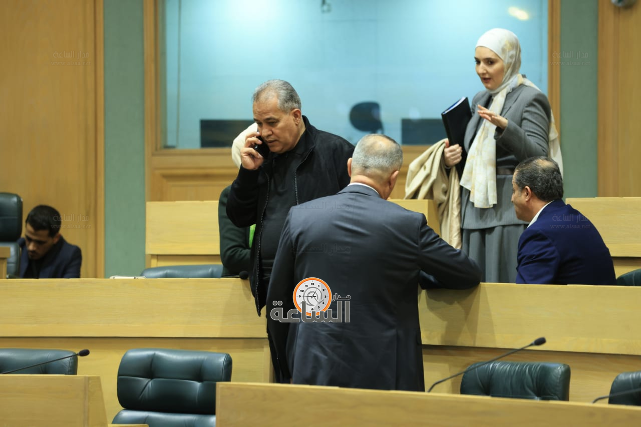 Madar Al-Saa Images 0.8329899994592109