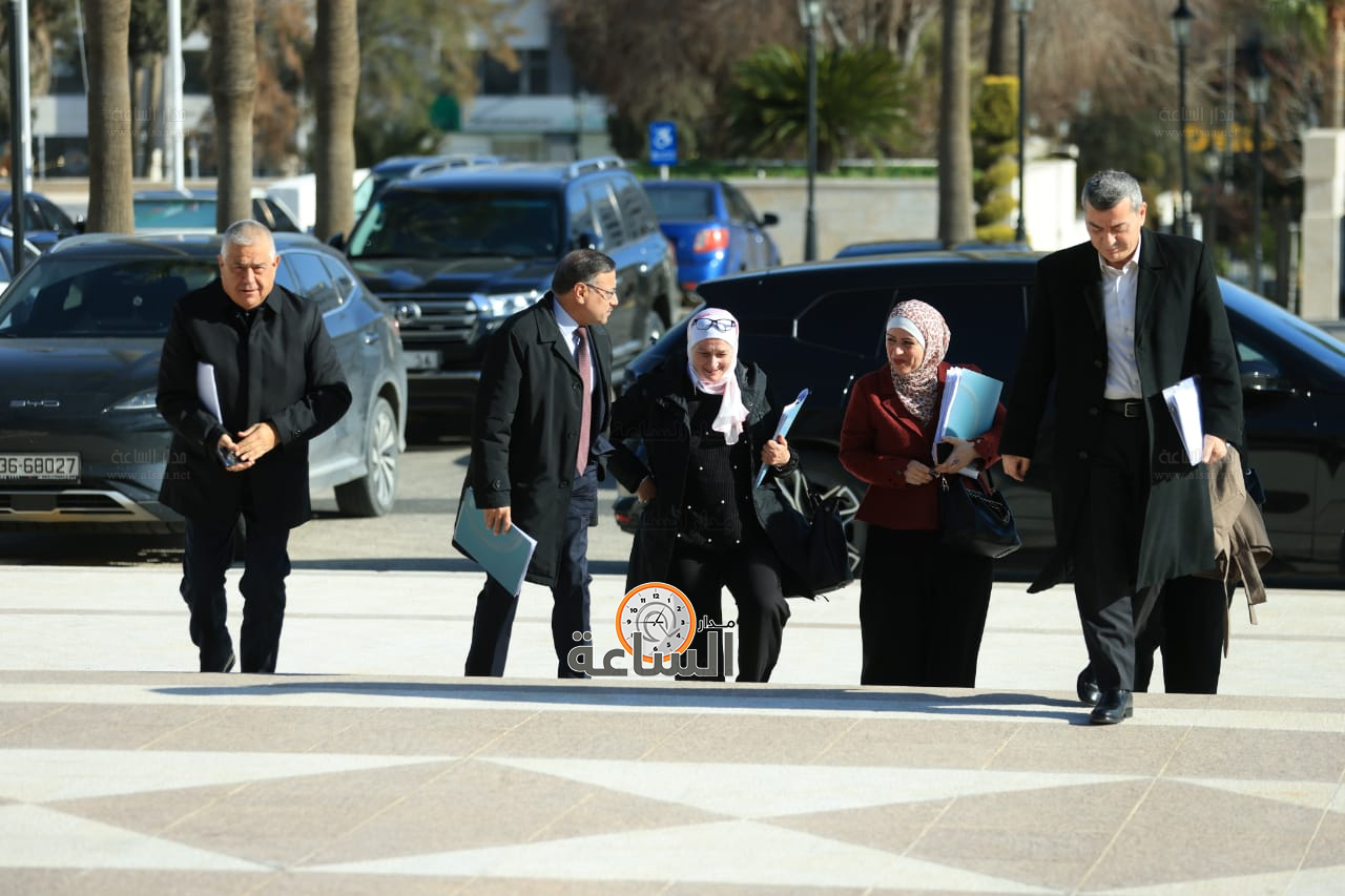 Madar Al-Saa Images 0.5126155476749773