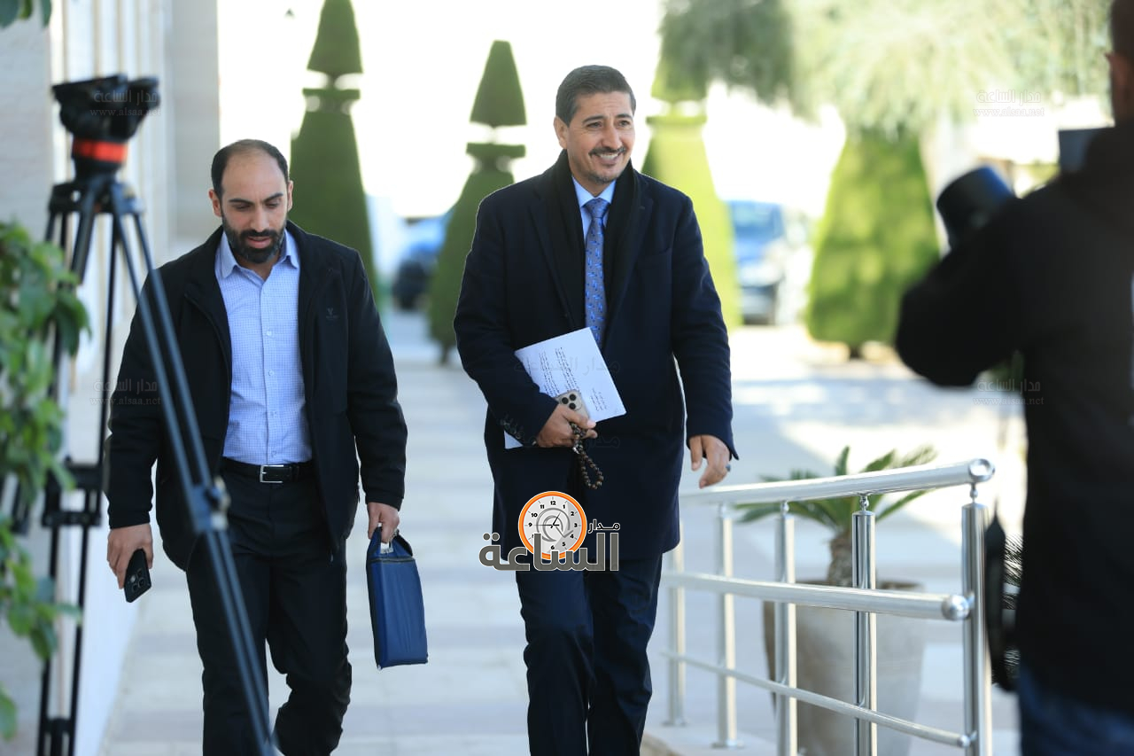 Madar Al-Saa Images 0.071572834841508