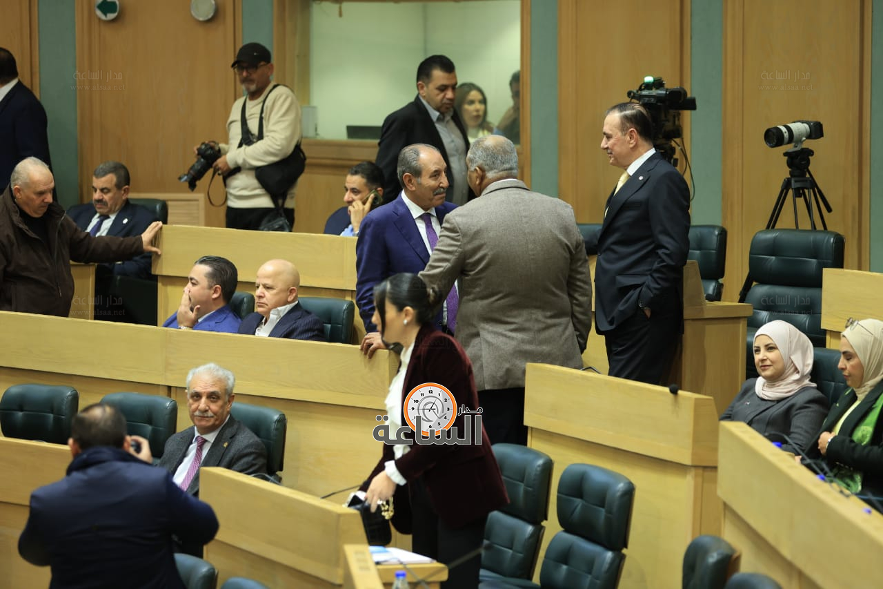 Madar Al-Saa Images 0.742324194330983