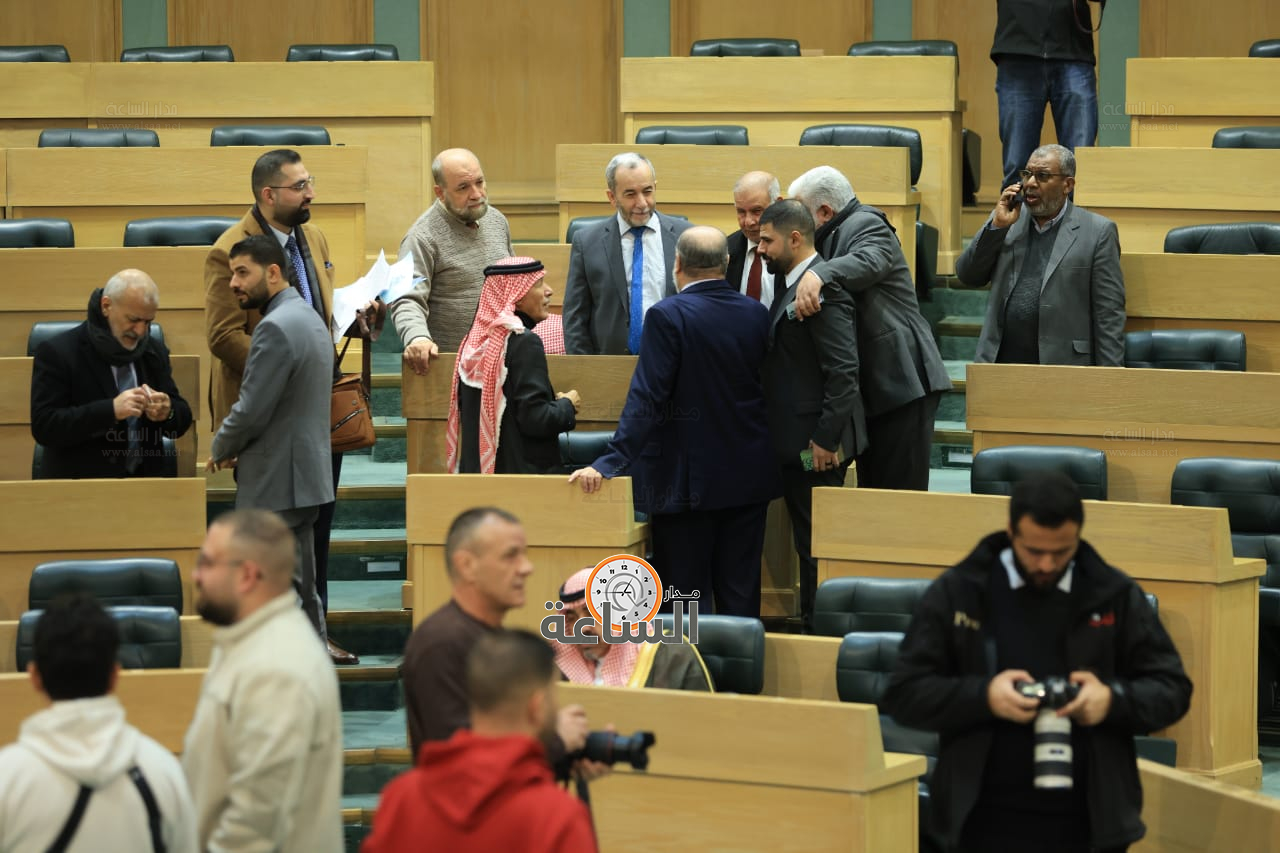 Madar Al-Saa Images 0.010996730326461868