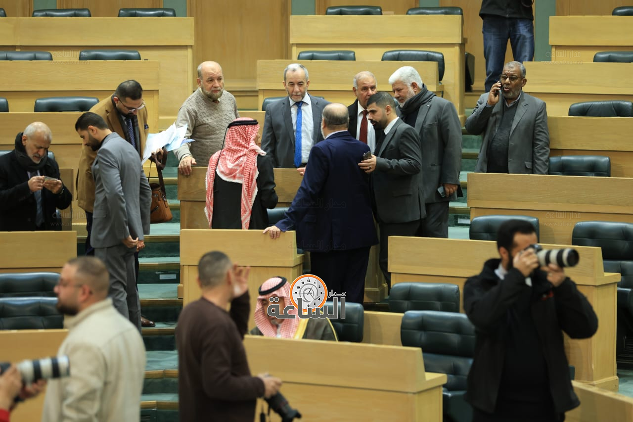 Madar Al-Saa Images 0.7845694780333785