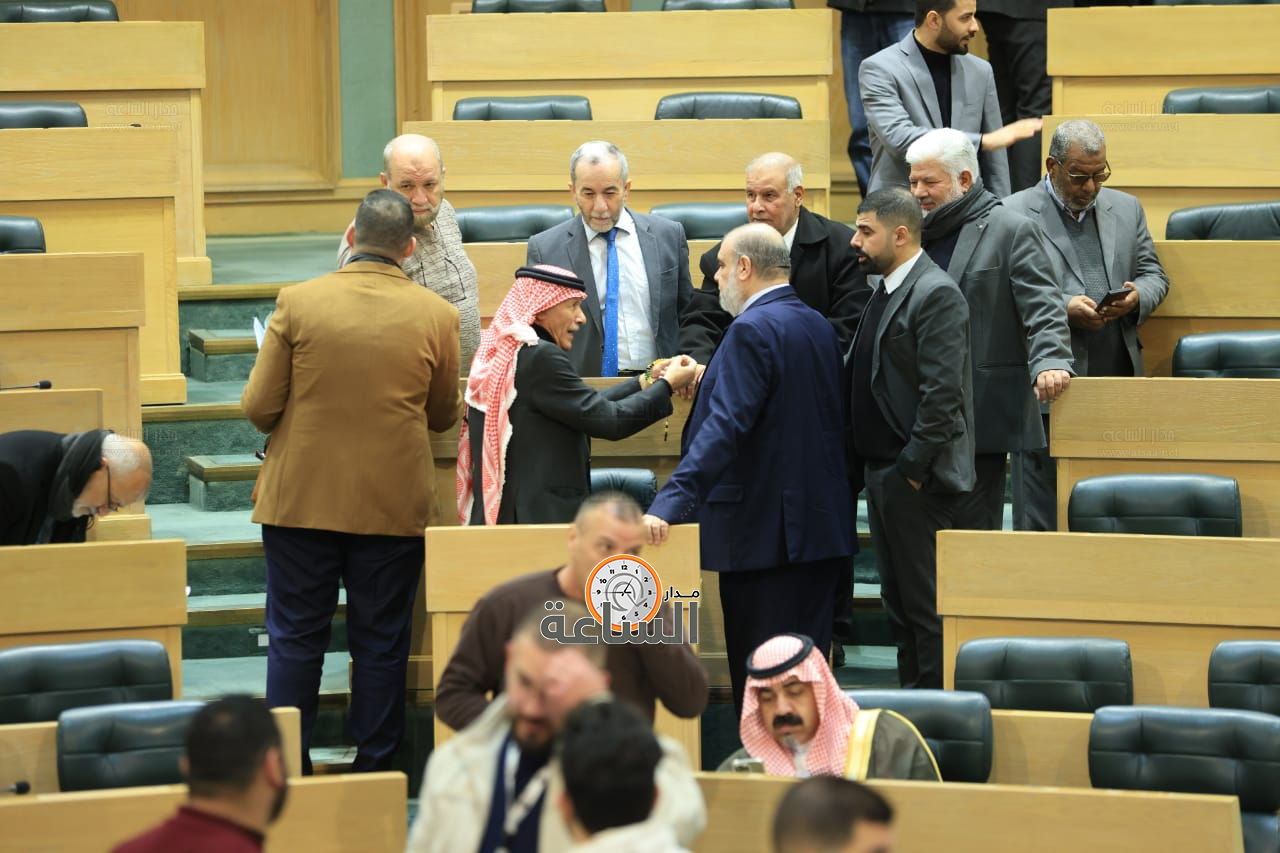 Madar Al-Saa Images 0.6509557043588676